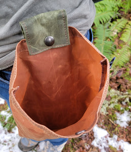 waxed canvas foraging pouch handcrafted by PNWBUSHCRAFT